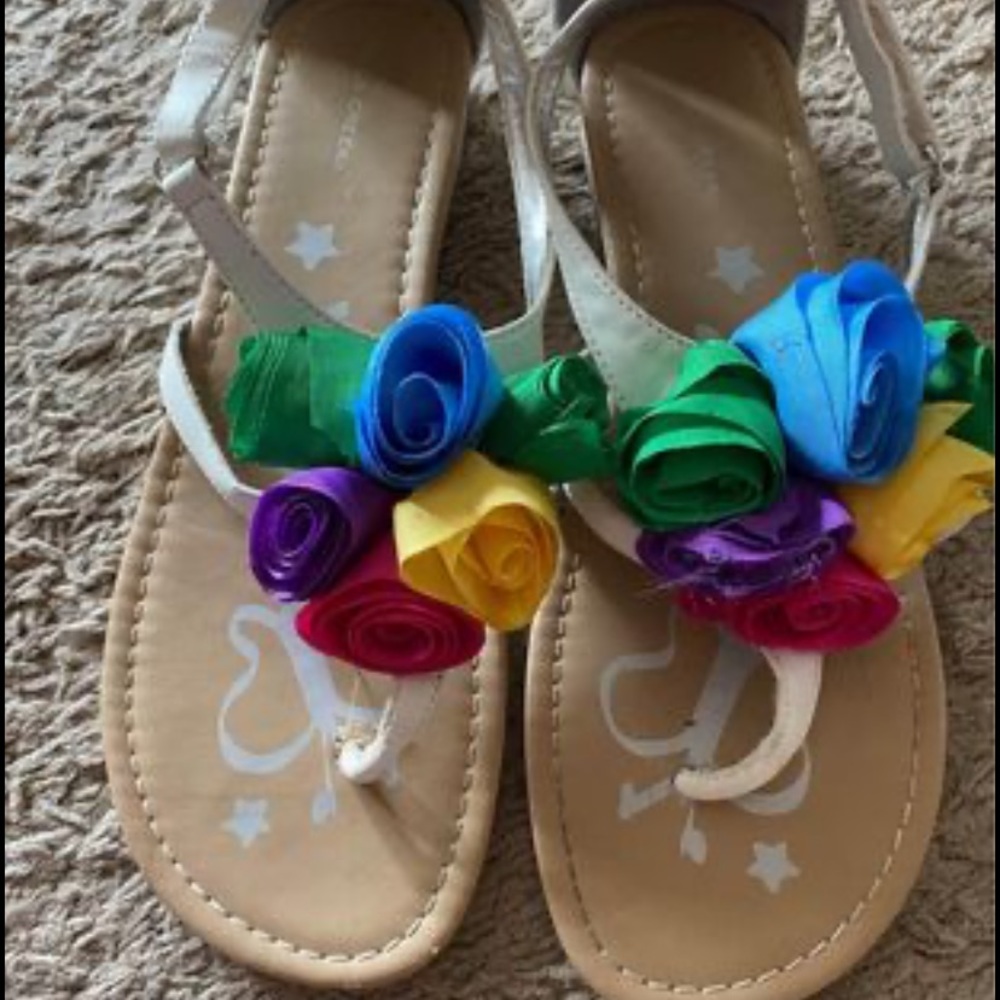 Girls flower sandals (size 5)
